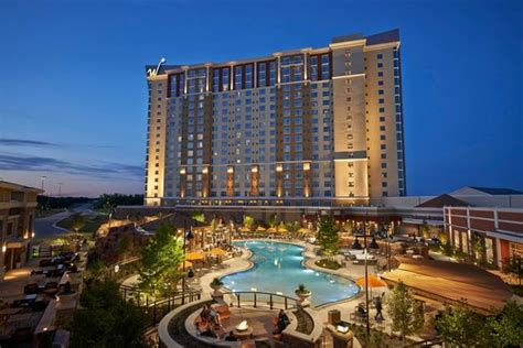 pet friendly hotels near winstar casino